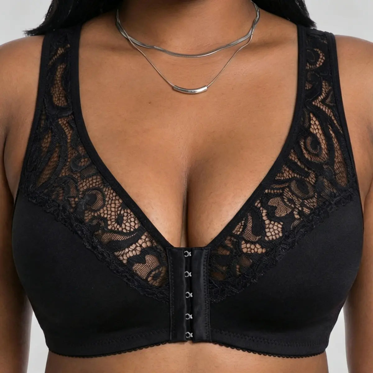 💖 【Set 3 piese】 【L–4XL】 😍 Sutien push-up mărimi mari – dantelă elegantă, efect push-up și detalii decupate, închidere frontală