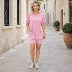 Set Casual de Damă din 2 Piese cu Bluză cu Buzunare și Pantaloni Scurți – Material Premium Moale, Respirabil și Elastic, Ideal pentru Casă și Sport