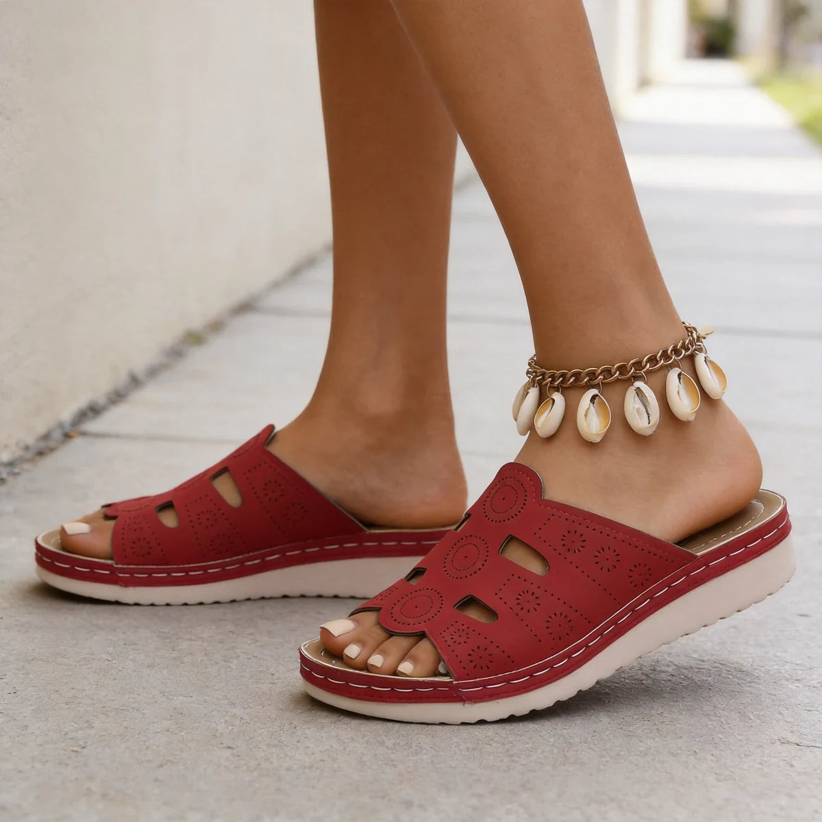 【Colecția Vară 2026】Papuci de Damă din Piele Naturală cu Decupaje, Saboți Casual cu Platformă Anatomică și Design Retro (6 Culori / 35-43 În Stoc) ✨