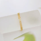 ✨ Brățară cu lanț geometric: simplă, modernă și elegantă. Perfectă atât pentru purtare zilnică, cât și ca accesoriu de accent 💎✨